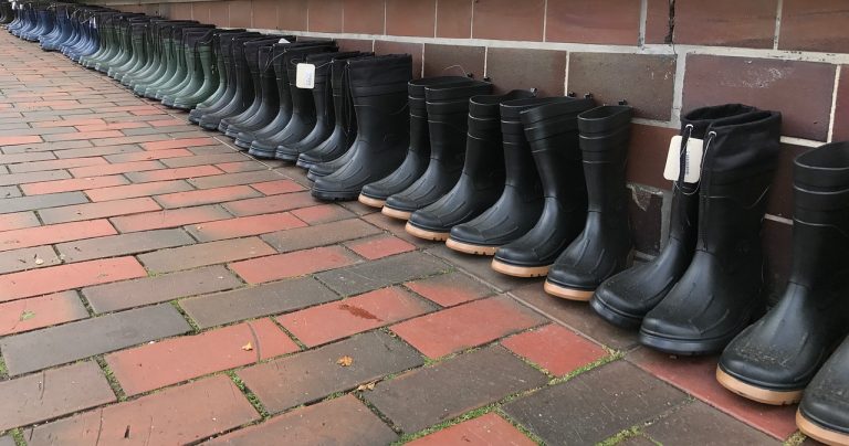 Is It Permissible To Apply Masah Over Boots?